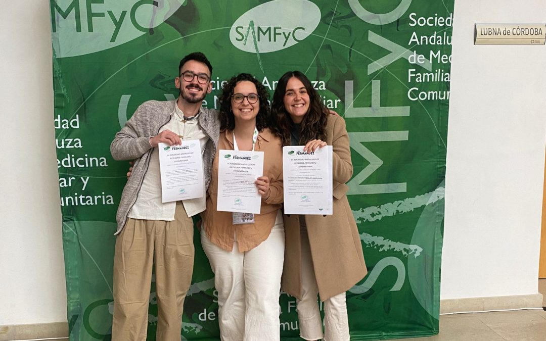 Tres residentes de Medicina Familiar y Comunitaria pertenecientes al Centro de Salud de La Carlota obtienen una Beca ISABEL FERNANDEZ para un proyecto de investigación comunitaria.